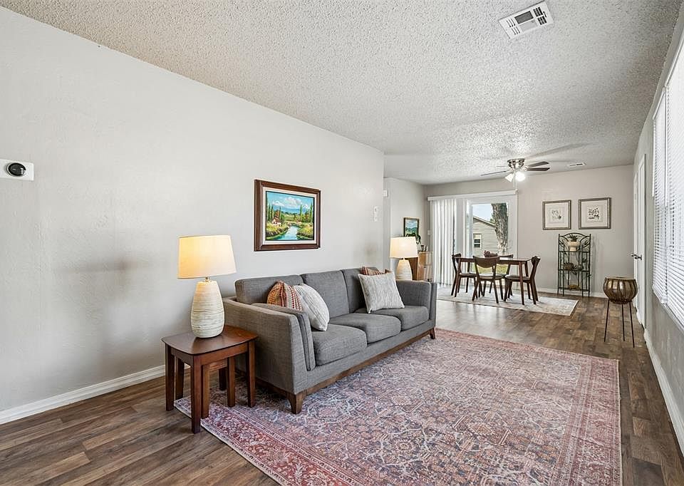 1st image of 3301 Brookside Dr