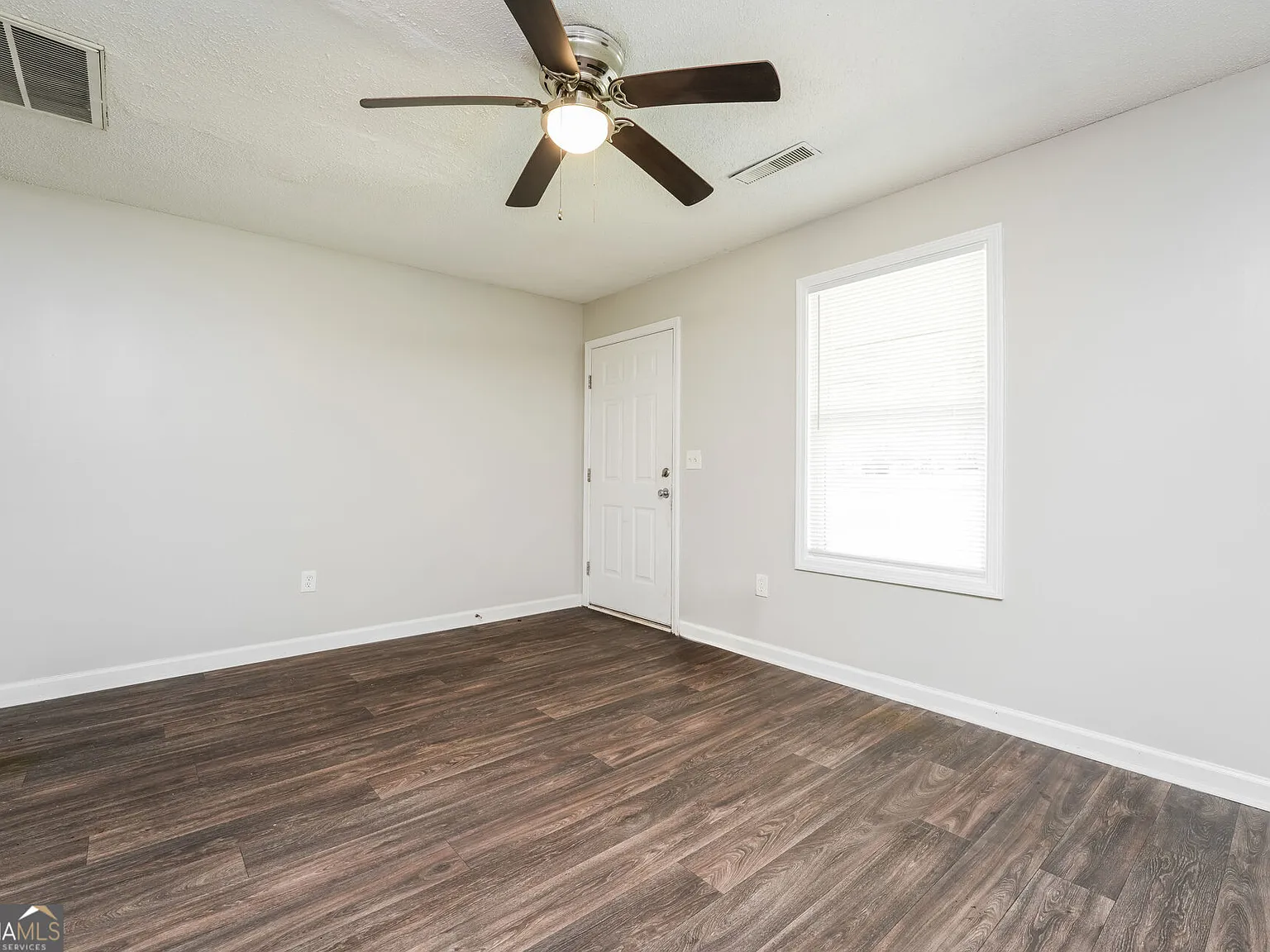 2 bed, 1.0 bath, 840 sqft, $1,165 — Photo 4