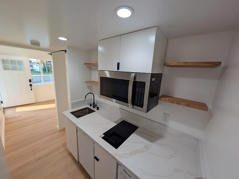 218 W Tiller Ave — Photo 5
