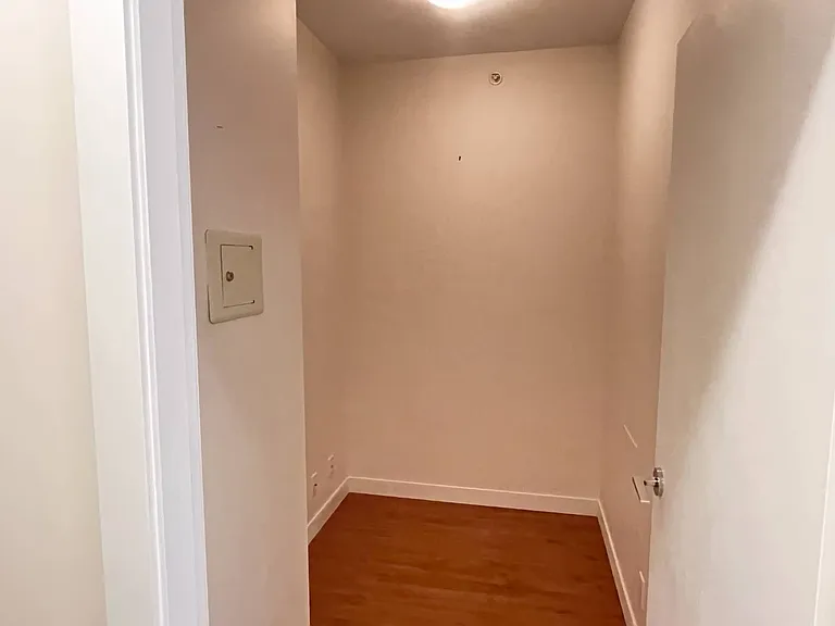 1050 Smithe St #803 — Photo 10