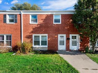 833 McHenry Rd APT E, Wheeling, IL 60090
