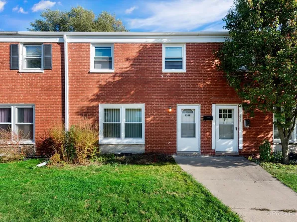 833 McHenry Rd APT E, Wheeling, IL 60090
