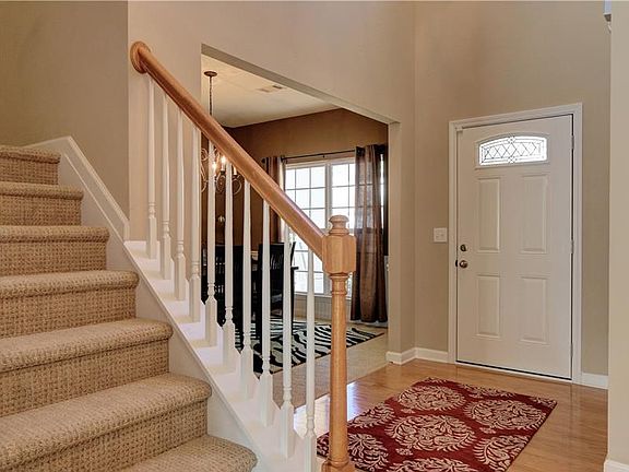 3rd image of 403 Mountain Mist Dr