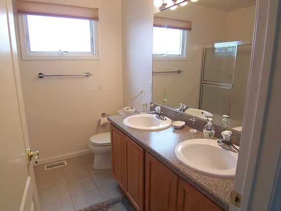 hall bath with double vanity