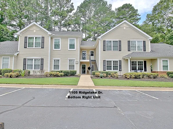 1105 Ridgelake Dr, Peachtree City, GA 30269
