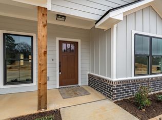 16413 Crossing Cir, Lindale, TX 75771