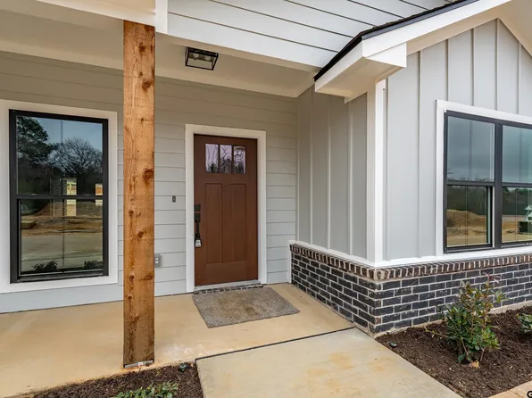 16413 Crossing Cir, Lindale, TX 75771