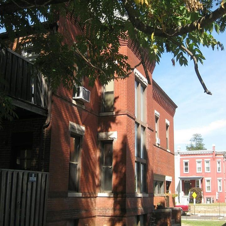 Exterior (Rear)