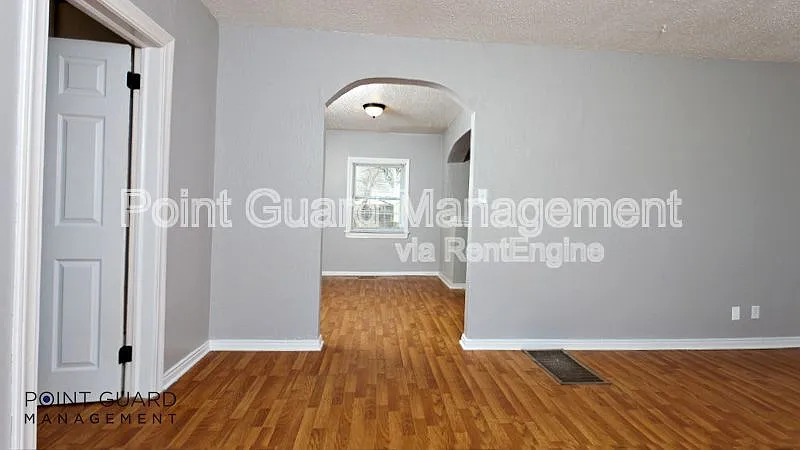 2 bed, 1.0 bath, 904 sqft, $1,025 — Photo 4