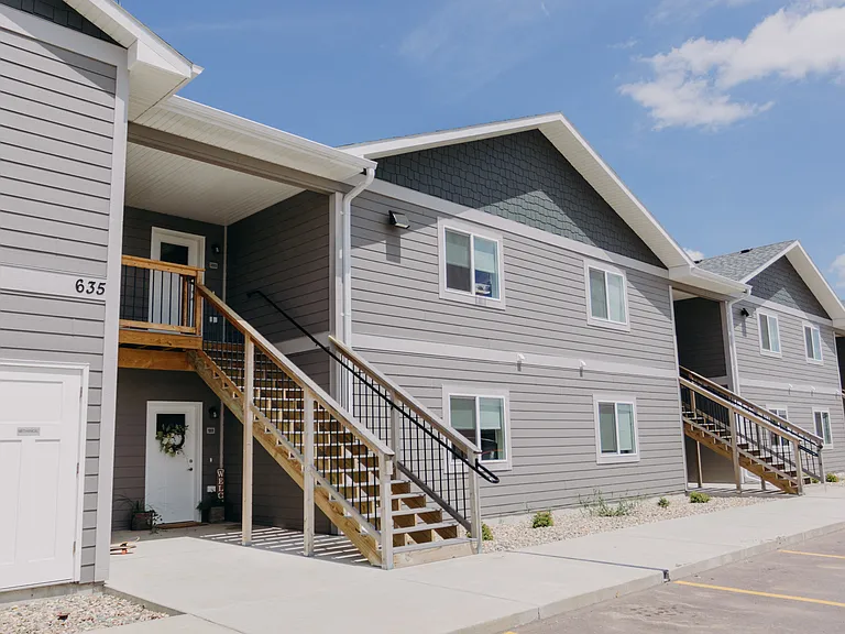 Edgewood Apartments — Photo 9