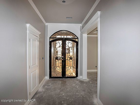 4th image of 9101 Bridle Trails Dr