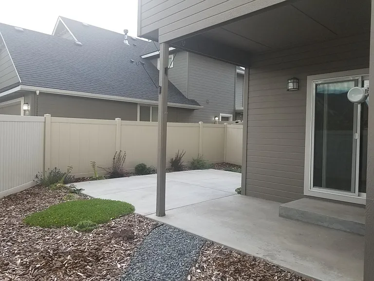 4708 N Zachary Way — Photo 2