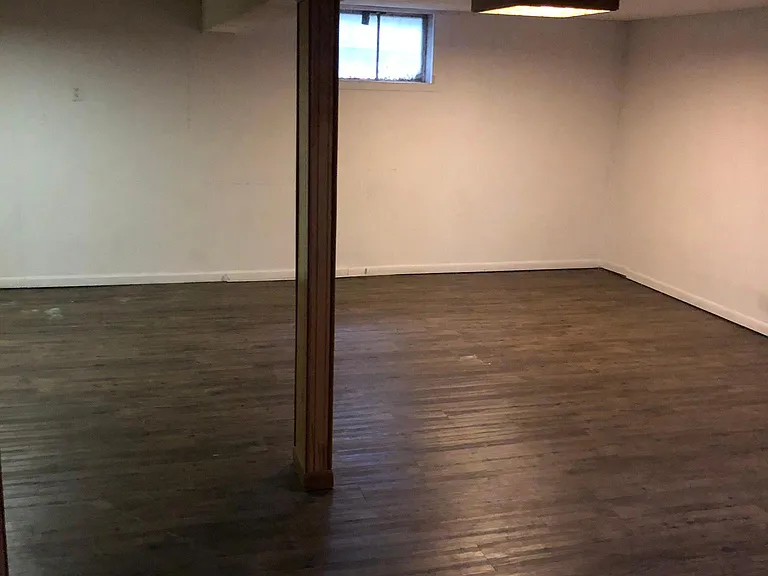 21 Montgomery Ave — Photo 11