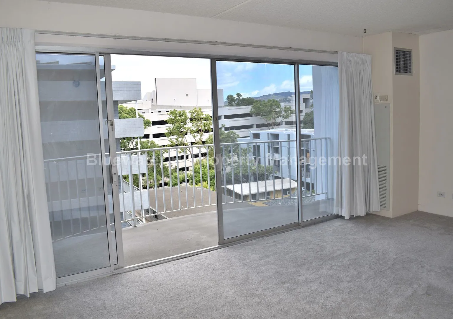 Studio w/ prkg. & Utl. Inc. (Close to Queen's Hospital) — Photo 3