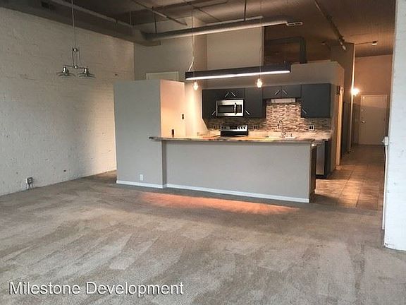4th image of 1105 Harney St APT 302