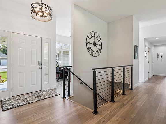 3rd image of 4104 Carlton Dr