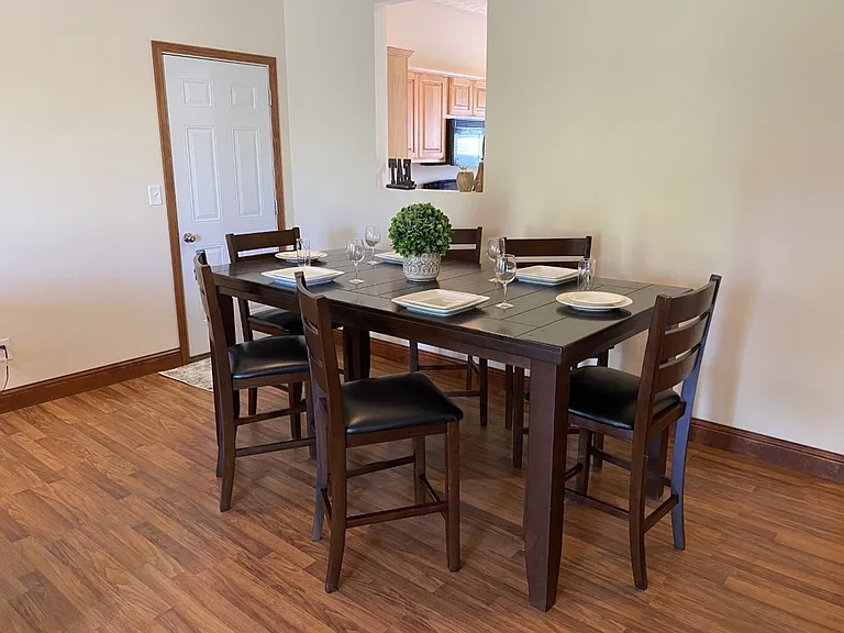 Eagle View Luxury Apartments — Photo 202