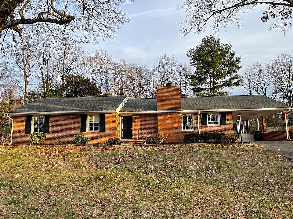 1st image of 110 Yorkshire Cir