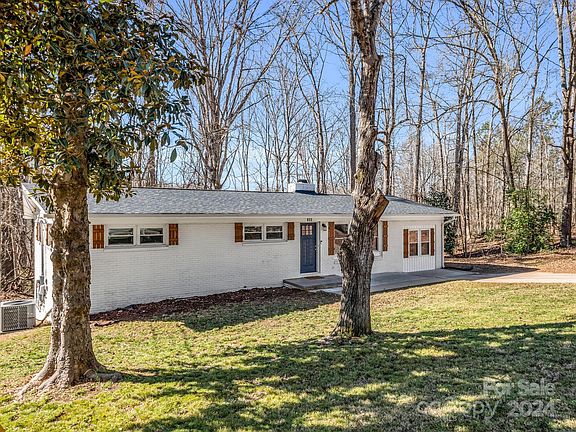 2nd image of 820 Quinn Dr