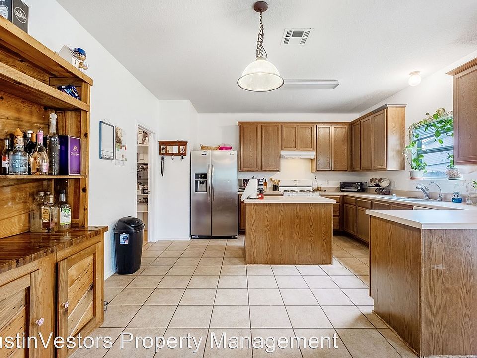 1st image of 3810 Sandy Brook Dr