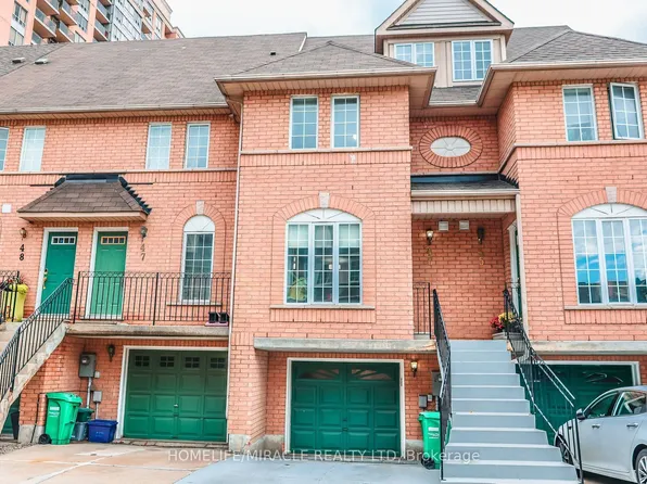 75 Strathaven Dr #46, Mississauga, ON L5R 3W1