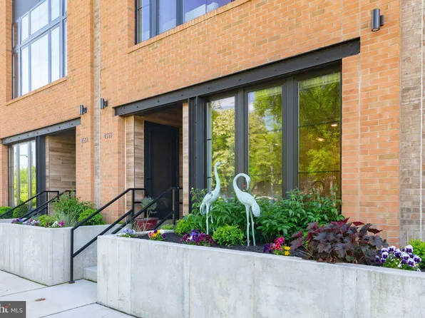 4555 Riverside Way, Philadelphia, PA 19127