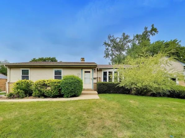 1434 E Norman Dr, Palatine, IL 60074