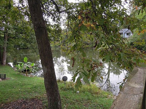 4th image of 8774 N Briarwood Lake West Ct