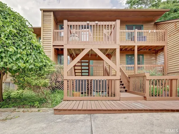 9649 S Lake Ridge Dr, Bloomington, IN 47401