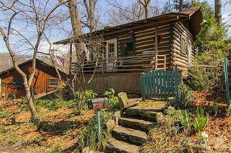 27 Rhododendron Dr Asheville-large-001-Front-1500x996-72dpi