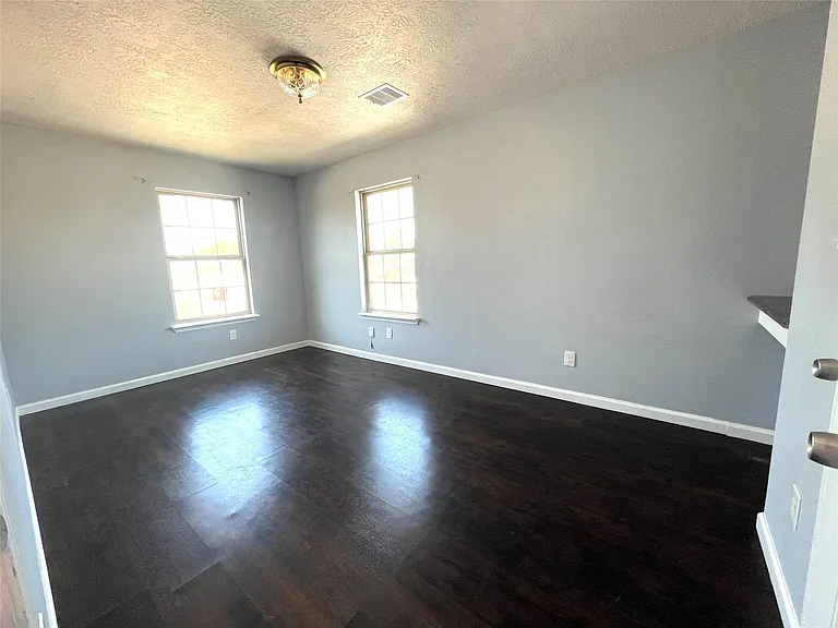 7328 Market St — Photo 10