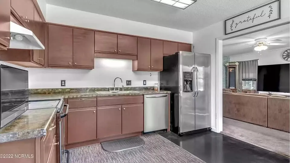 3 bed, 1198 sqft, $1,600 — Photo 3