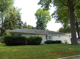 1917 15th St, Peru, IL 61354