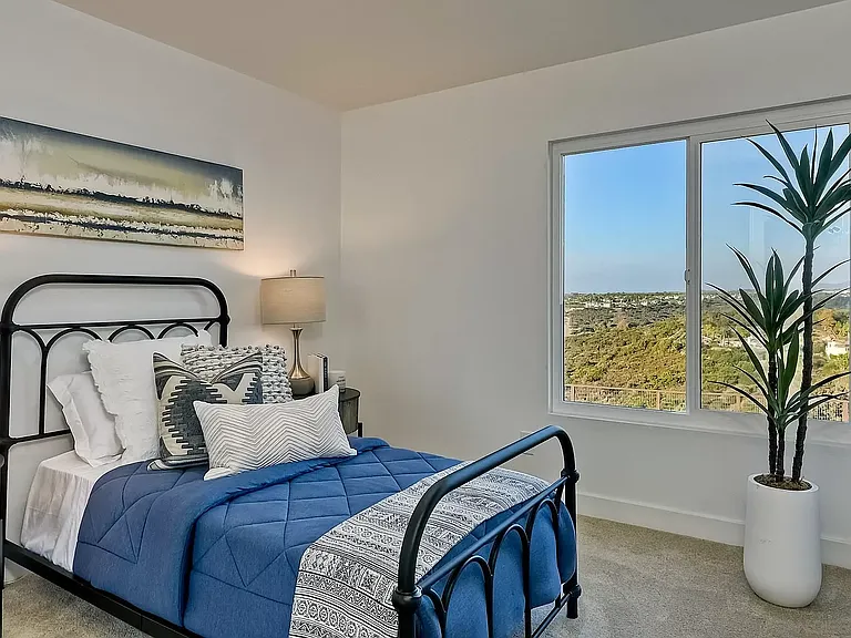 2722 La Golondrina St — Photo 2
