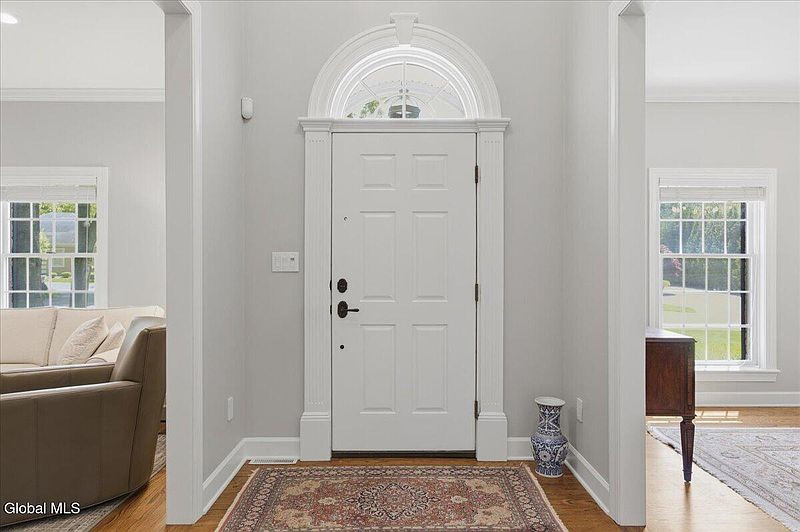5th image of 709 Waldens Pond Road