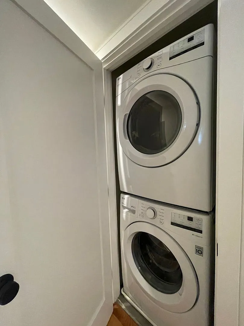 Newer Construction Luxury unit 3 bed 2.5bath in Brookline! — Photo 3