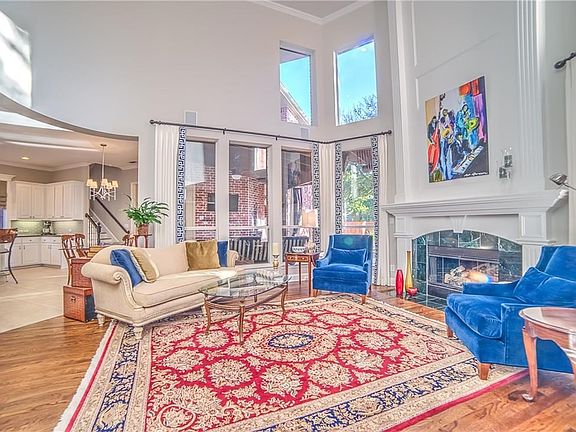 The natural sunlight fills this room with joy!