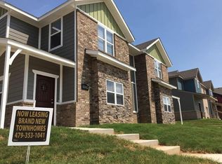 1340 N Sicily Ln, Fayetteville, AR 72704