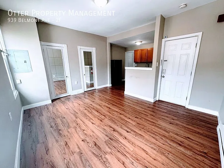 939 Belmont Ave #2F — Photo 6