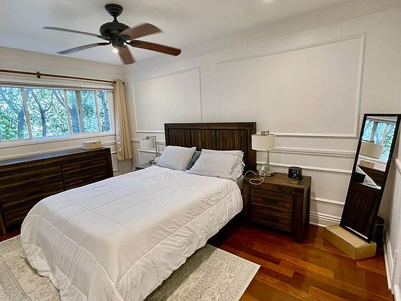 5th image of 642 Pacific St APT 2