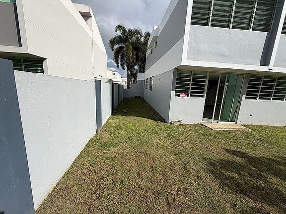 3rd image of 208 Calle Esparta