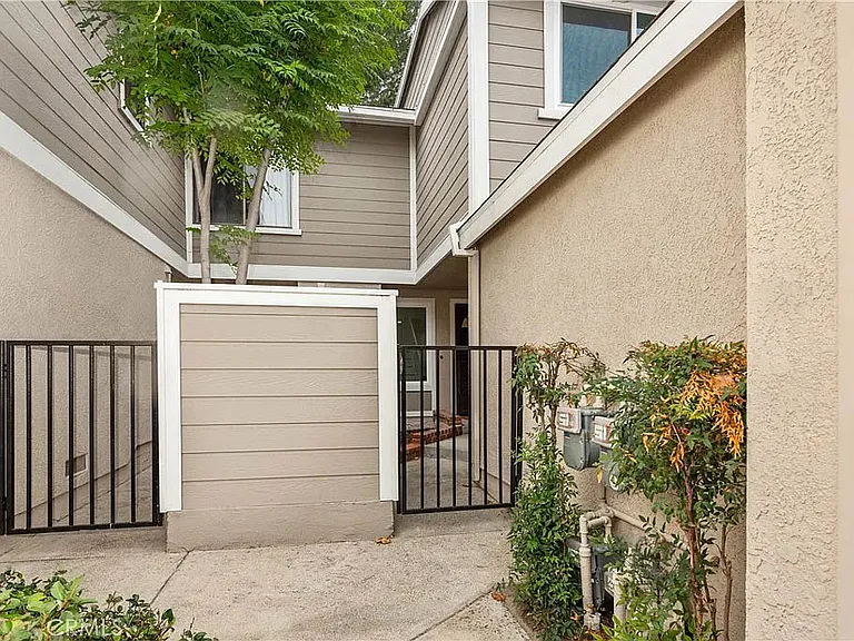 22195 Summit Hill Dr — Photo 14