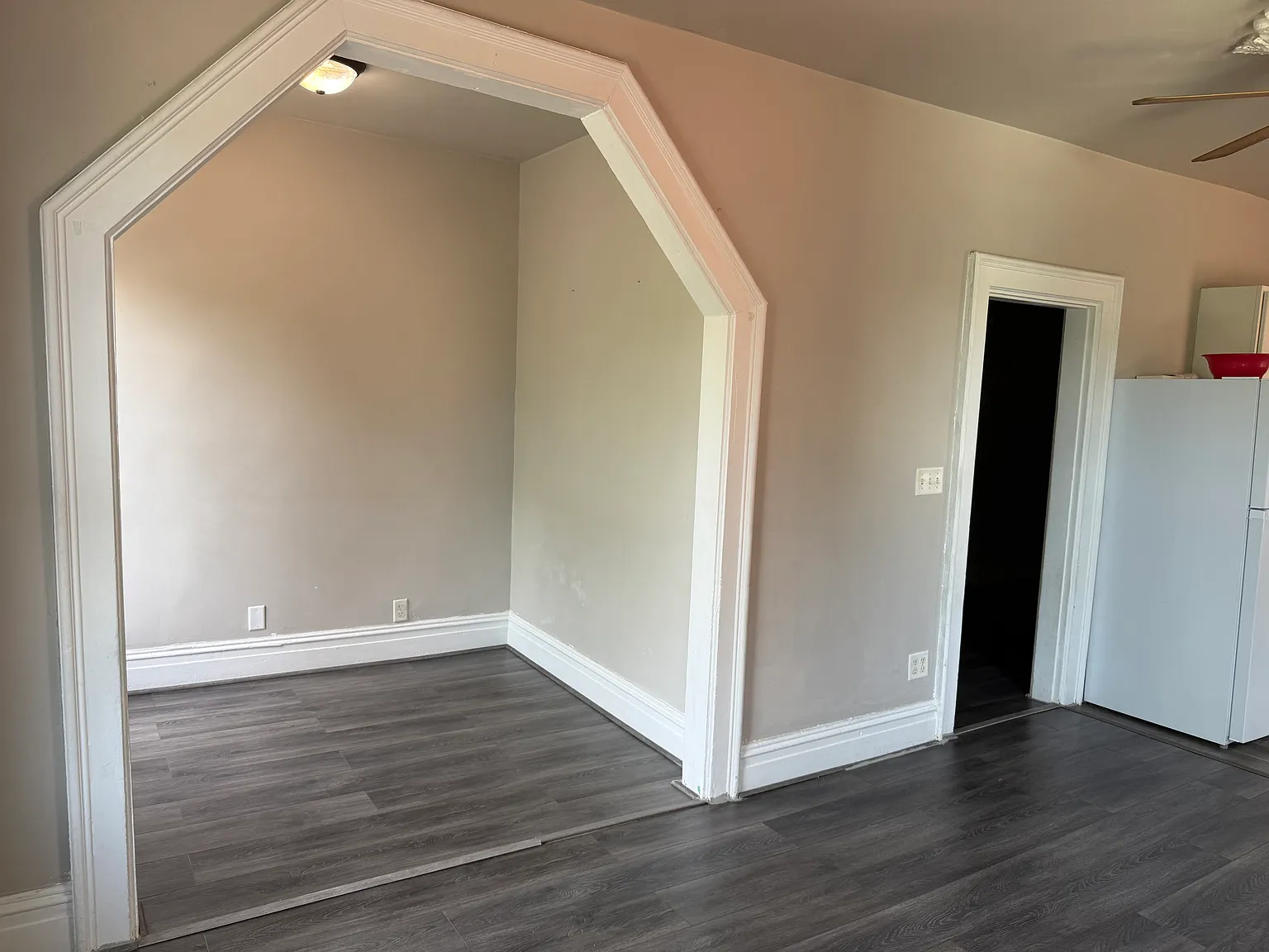 2 bed, 900 sqft, $1,025 — Photo 2