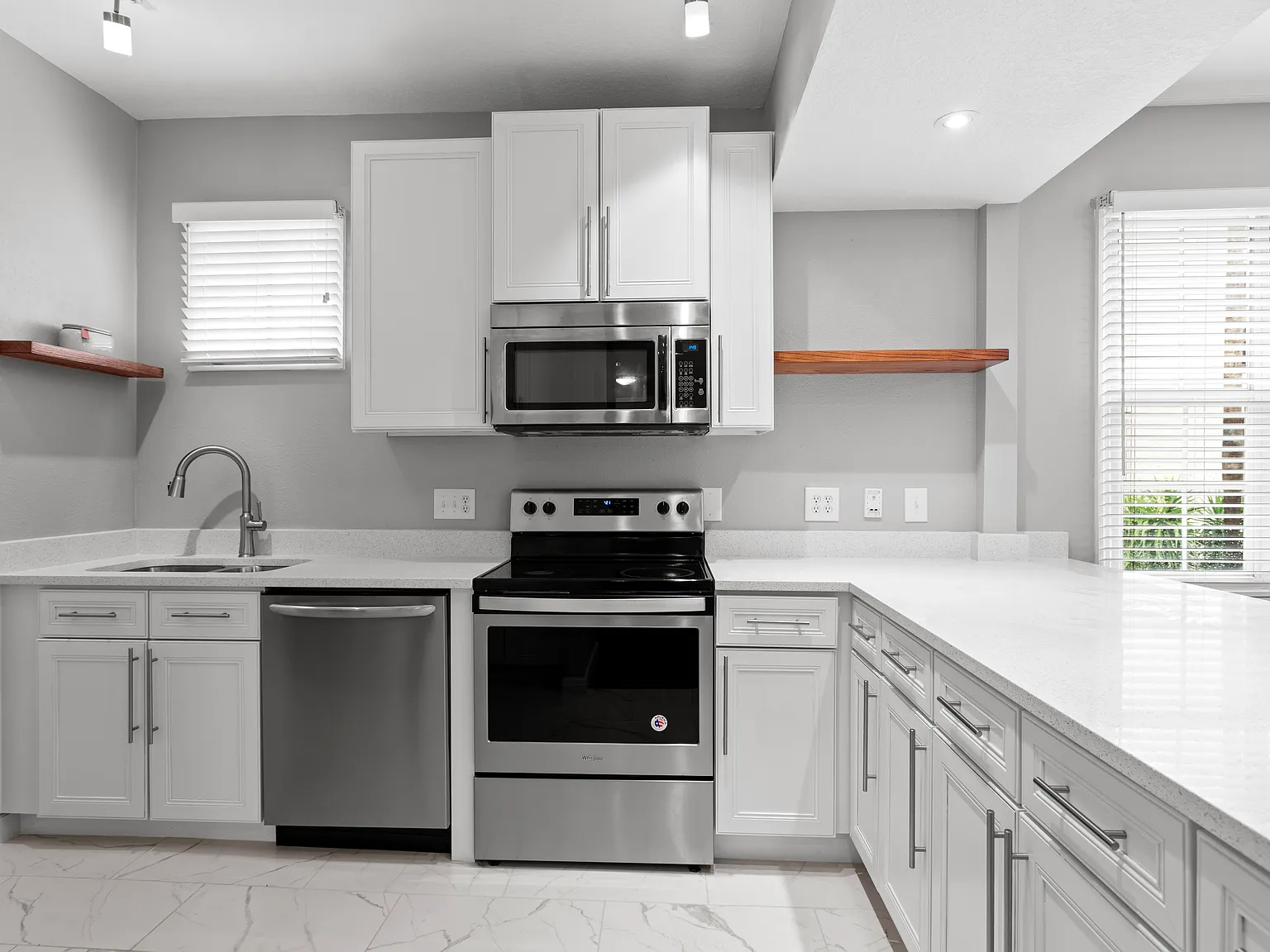 501 Knights Run Ave — Photo 3