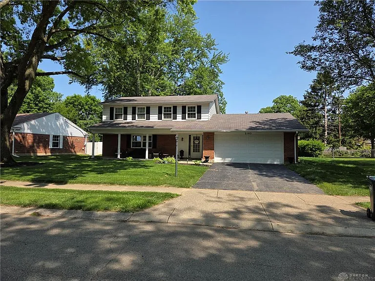 2165 Oak Tree Dr E — Photo 2