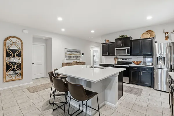 4 bed, 2103 sqft, $2,750 — Photo 3