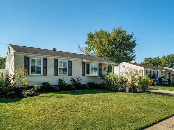 39 Dubonnet Dr, Depew, NY 14043