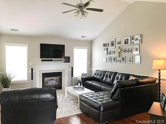 2nd image of 2613 Parkwest Dr #7
