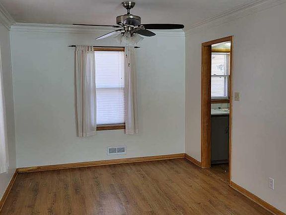 4th image of 2808 Wall St