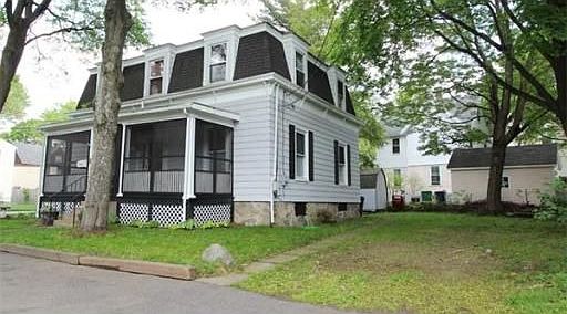 Nice yard, corner lot